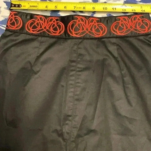 Elizabeth McKay Black Skirt with Embroidered Waist Size 8 - Picture 7 of 7